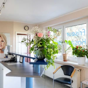 Friseursalon Lengert - (Inhaberin Friseurmeisterin Susanne Weinrich) Schönheit beginnt mit Selbstbewusstsein und einer guten Friseurin. - Friseur & Kosmetik Alles unter einem Dach.